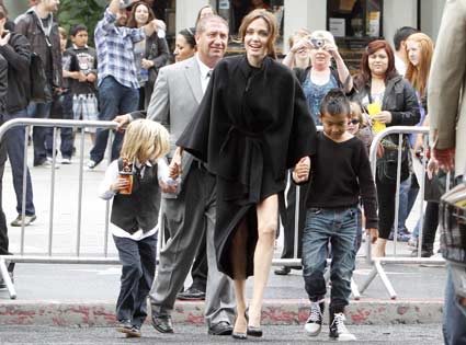 Brad Pitt, Angelina Jolie, Maddox Chivan, Zahara Marley, Shiloh Nouvel, Pax Thien Brad Pitt, Angelina Jolie, Maddox Chivan, Zahara Marley, Shiloh Nouvel, Pax Thien